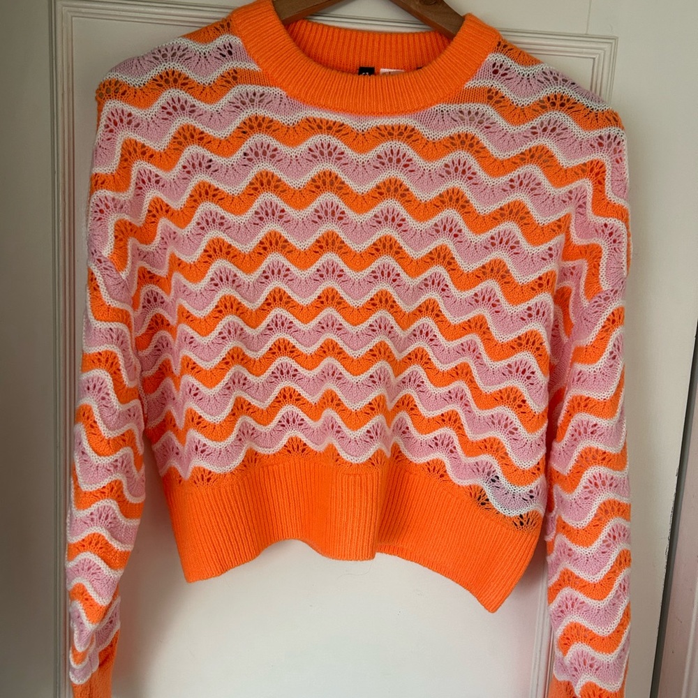 H&M Divided Orange and Pink cropped Sweater size Small